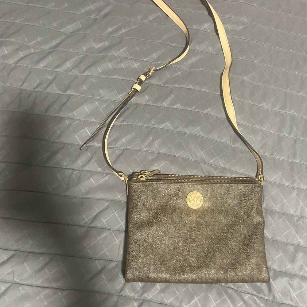 Michael kors double zipped crossbody